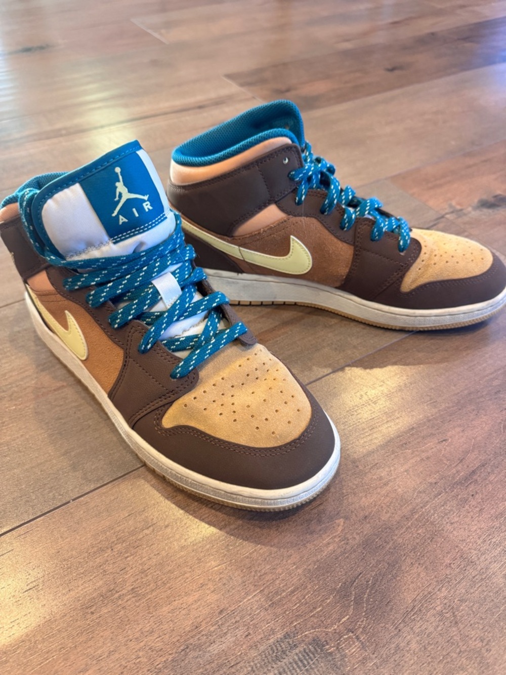 Jordan 1’S Women’s/Or Kids' Mid-Top Sneakers in Brown, Tan & Teal - Picture 10 of 10